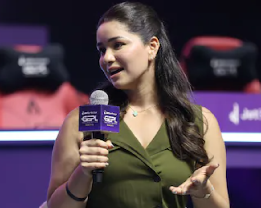 Sara Tendulkar Takes Dad Sachin Tendulkar's Legacy Forward By Stepping Into Her Own Power With E-Cricket